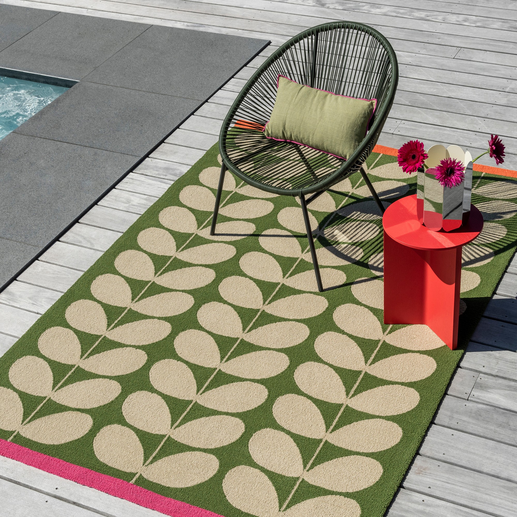 Solid Stem Indoor Outdoor Rug 463607 By Orla Kiely In Basil Green